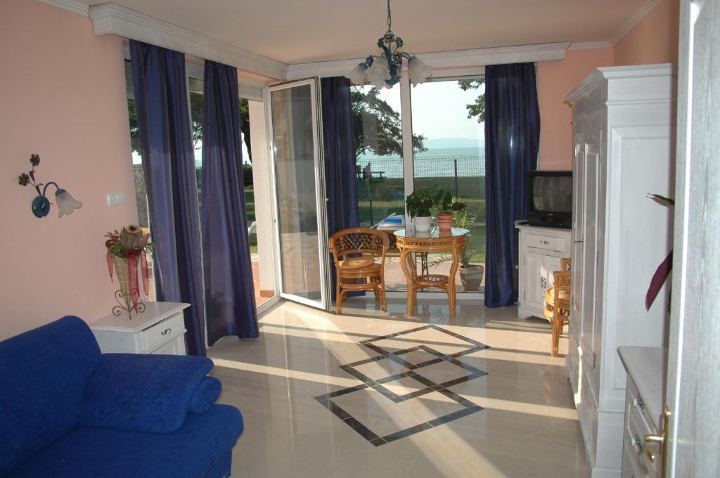 Gruber Apartman Siofok Room photo